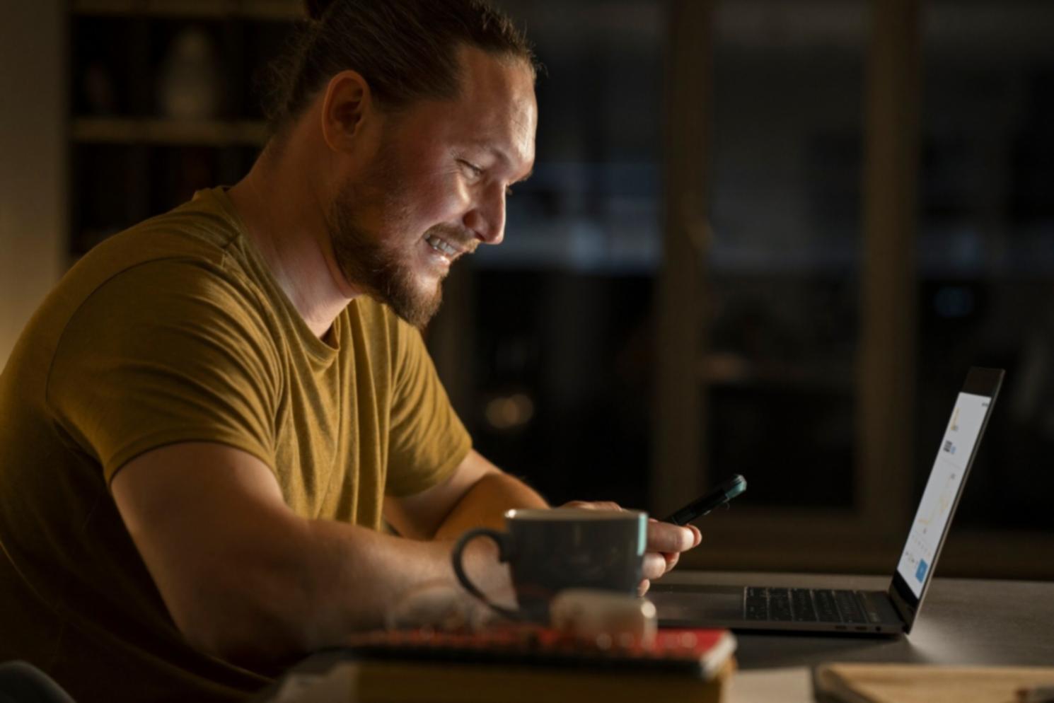 Presentasi strategi investasi dengan mitra institusi keuangan